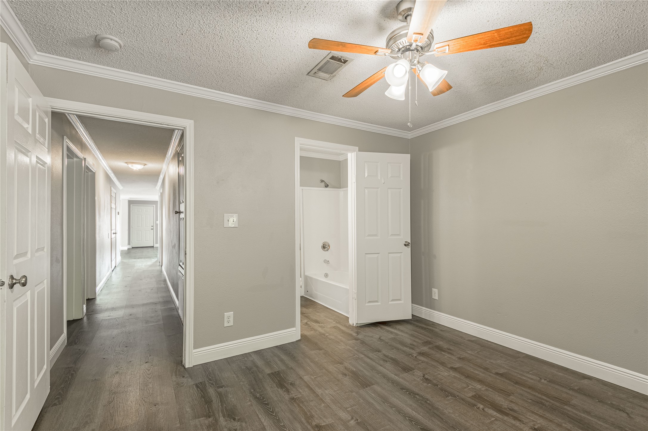 164 Varsity Circle Huntsville, TX 77340 - Photo 29 of 36