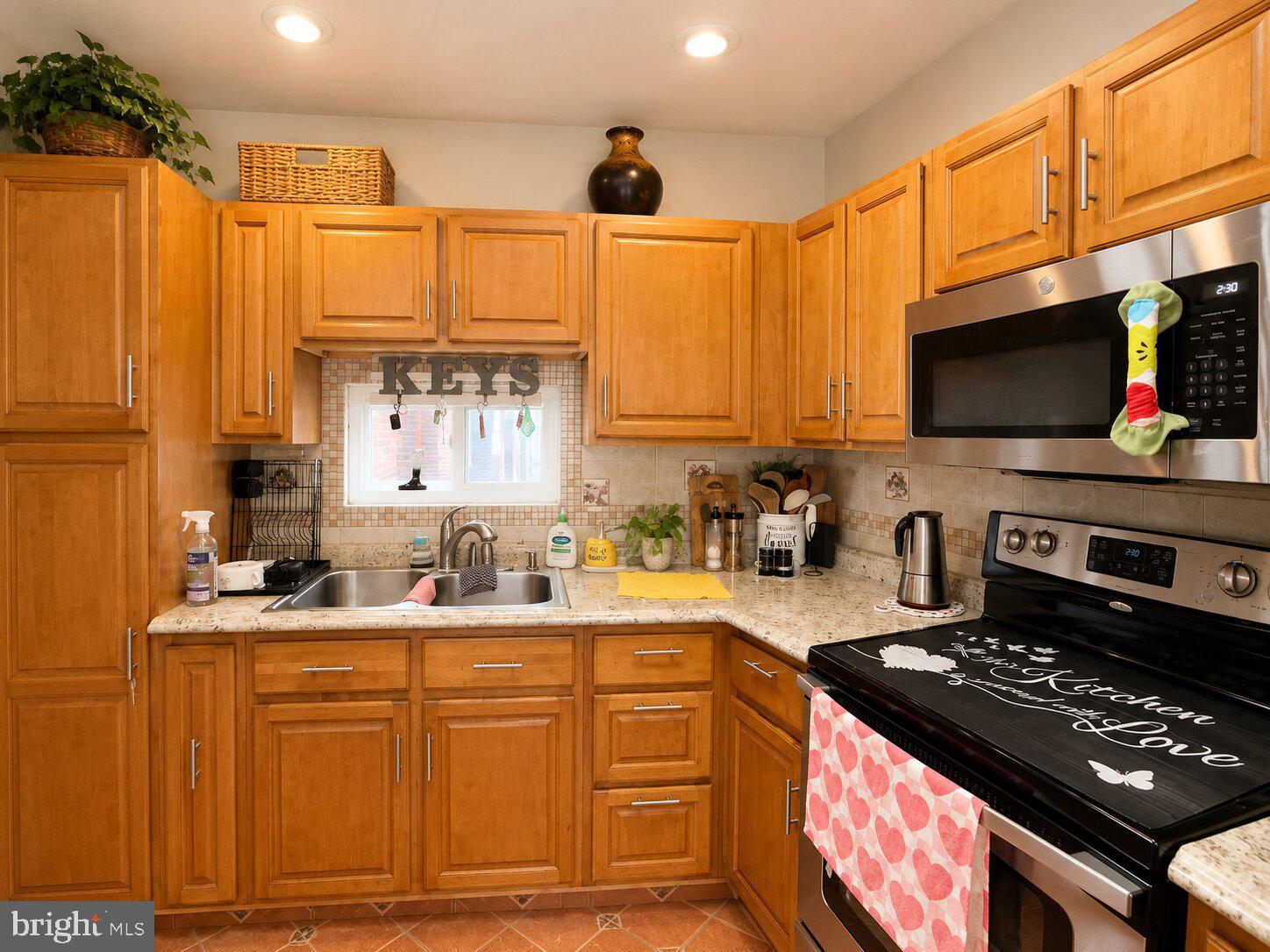 501 Rising Sun Avenue Philadelphia, PA 19140 - Photo 23 of 62 2nd floor apartment kitchen