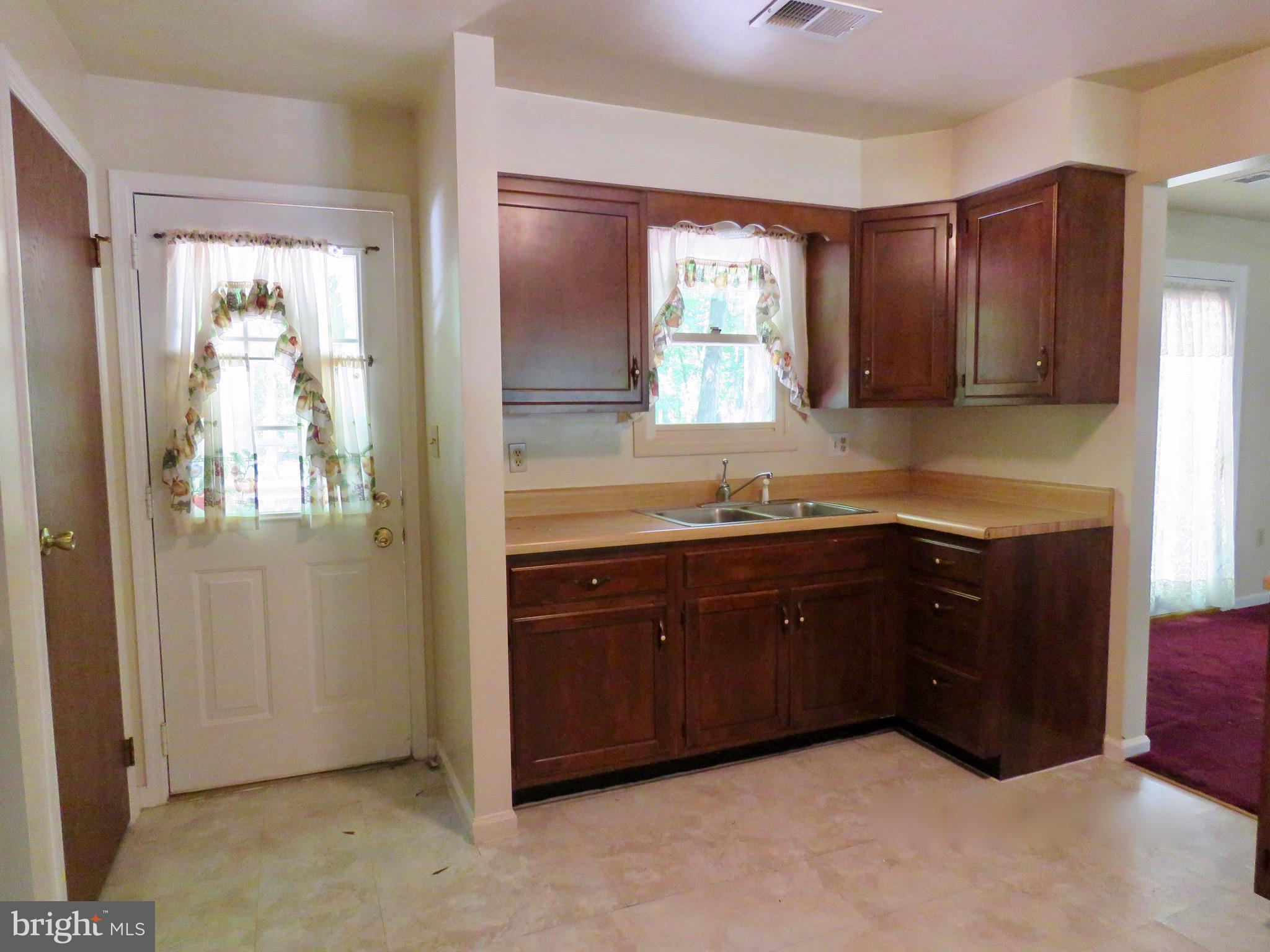 1470 Cedarhurst Road Shady Side, MD 20764 - Photo 5 of 19 Gallery Image 5