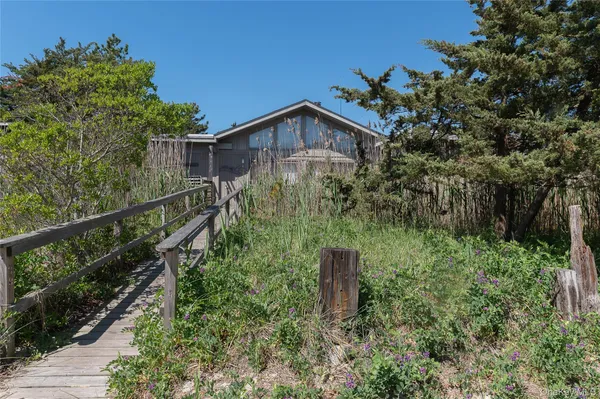 $7,500 | 39 Schooner Walk, Ocean Beach, NY 11770
