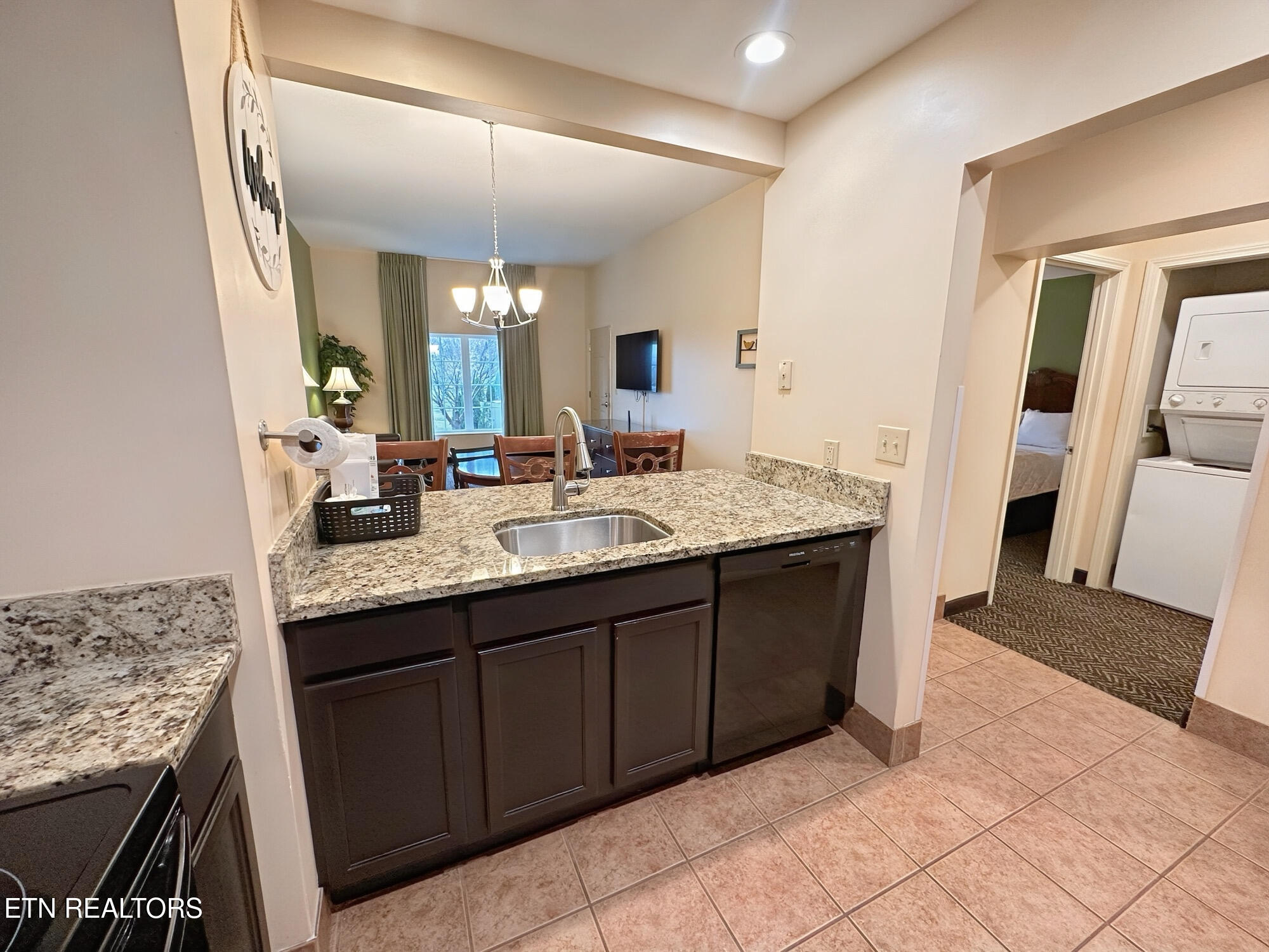 225 Collier Drive, Unit 2102 Sevierville, TN 37862 - Photo 13 of 25 Kitchen