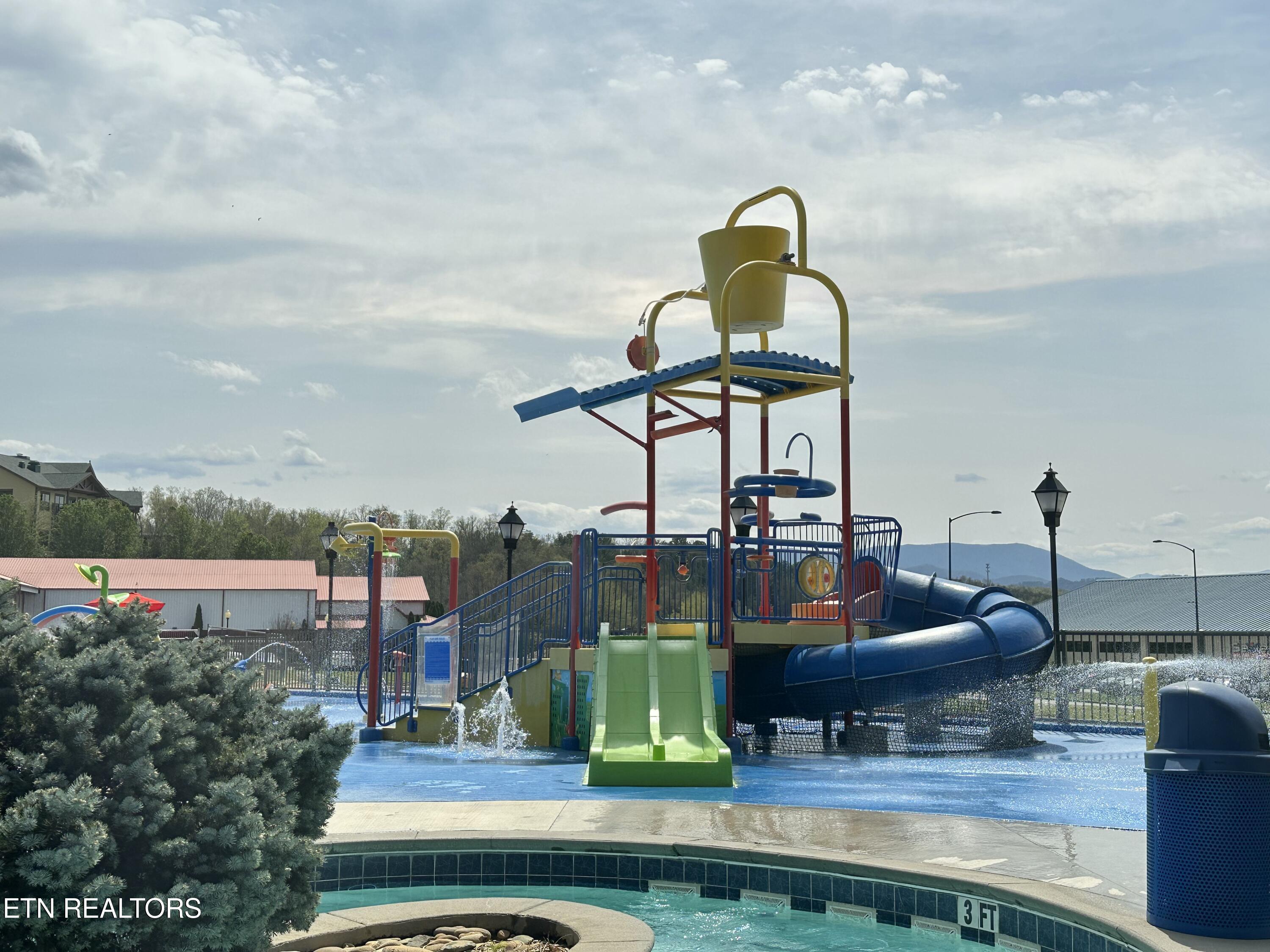 225 Collier Drive, Unit 2102 Sevierville, TN 37862 - Photo 23 of 25 IMG_2702