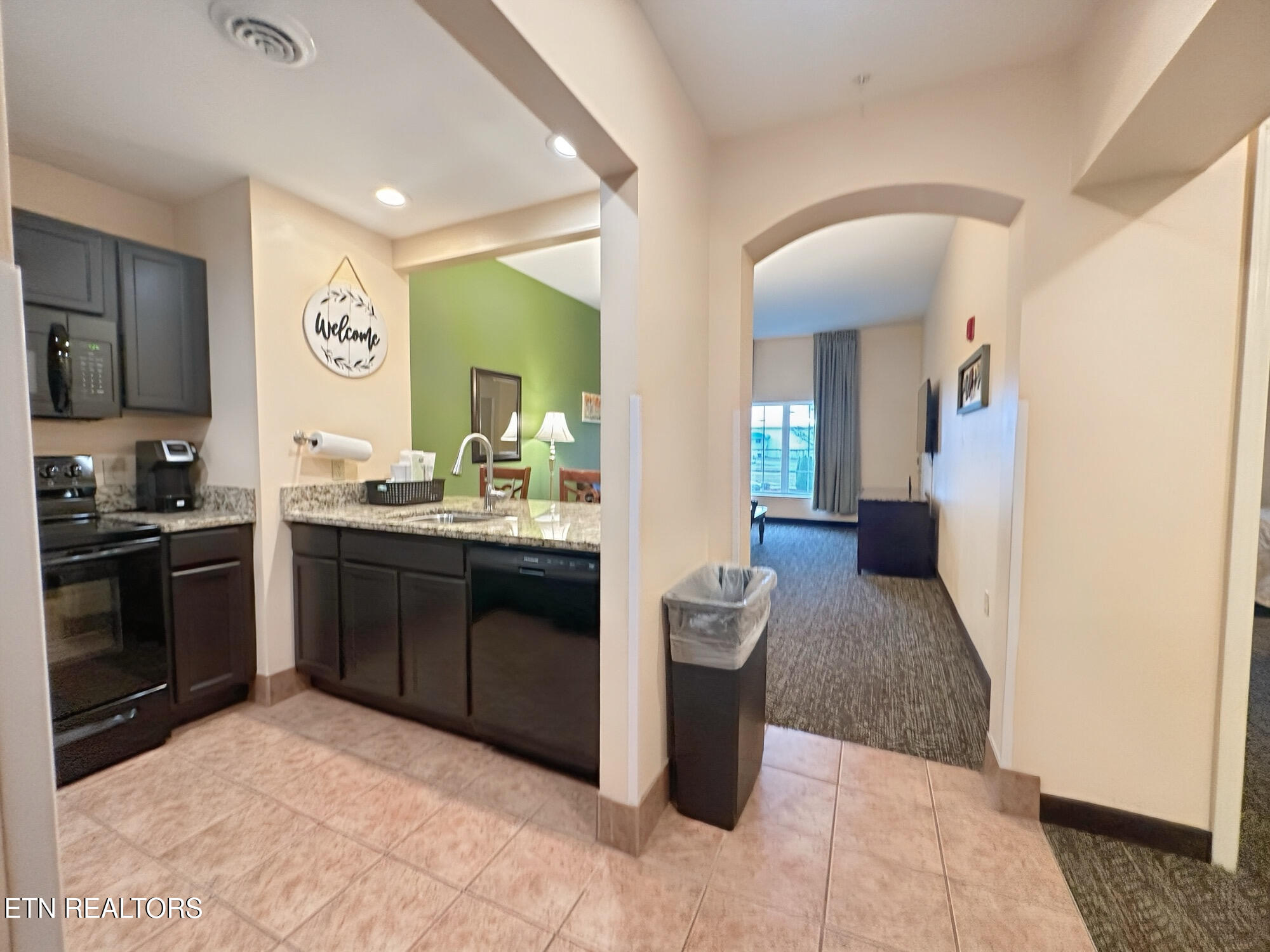 225 Collier Drive, Unit 2102 Sevierville, TN 37862 - Photo 4 of 25 Inviting open plan