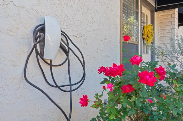 $2,500 | 1307 Kinney Avenue, Unit 136, Austin, TX 78704