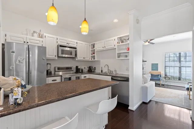 $2,500 | 1307 Kinney Avenue, Unit 136, Austin, TX 78704