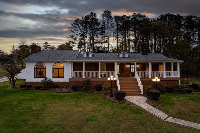 $599,999 | 105 County Road 206, Bridgeport, AL 35740