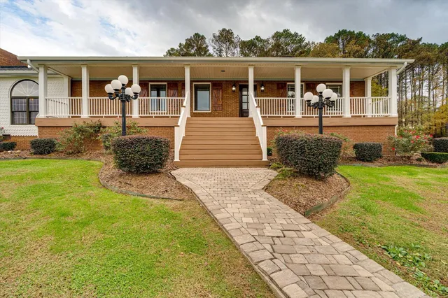 $599,999 | 105 County Road 206, Bridgeport, AL 35740