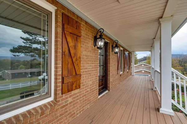 $599,999 | 105 County Road 206, Bridgeport, AL 35740