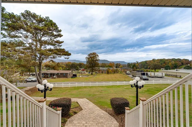 $599,999 | 105 County Road 206, Bridgeport, AL 35740