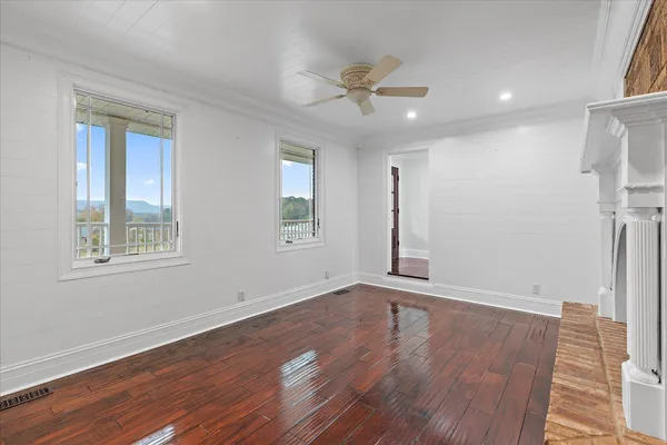 $599,999 | 105 County Road 206, Bridgeport, AL 35740