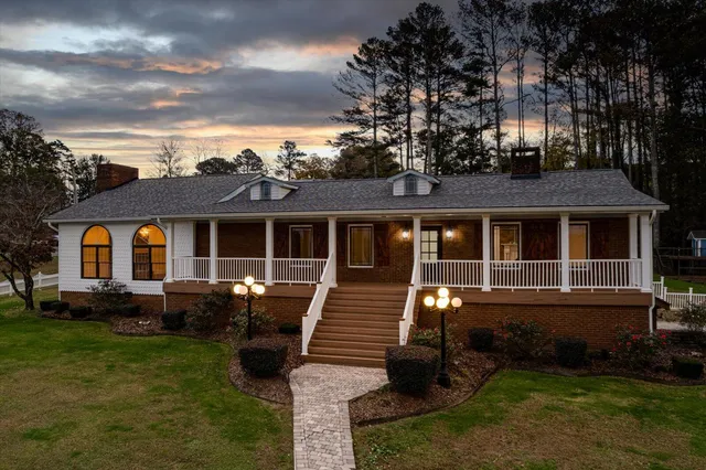 $599,999 | 105 County Road 206, Bridgeport, AL 35740