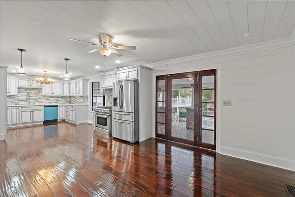 $599,999 | 105 County Road 206, Bridgeport, AL 35740