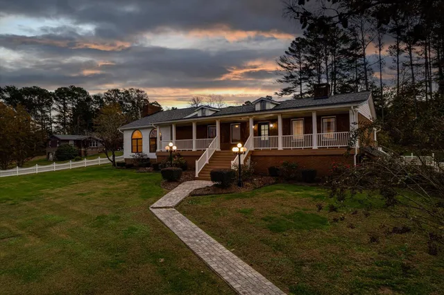 $599,999 | 105 County Road 206, Bridgeport, AL 35740