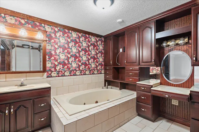 $599,999 | 105 County Road 206, Bridgeport, AL 35740