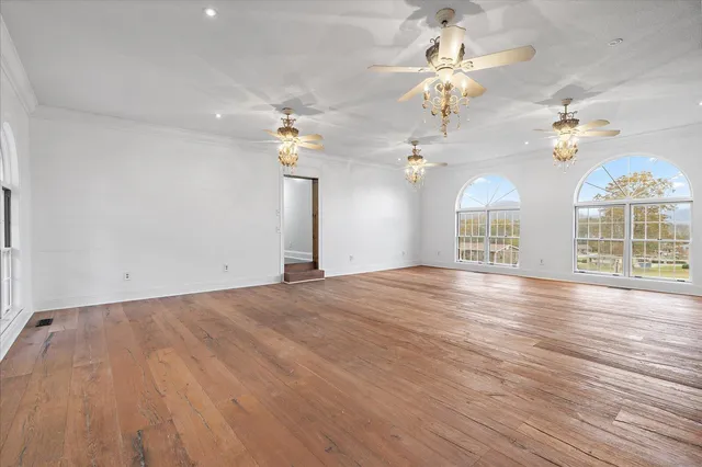 $599,999 | 105 County Road 206, Bridgeport, AL 35740