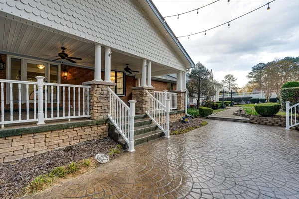 $599,999 | 105 County Road 206, Bridgeport, AL 35740