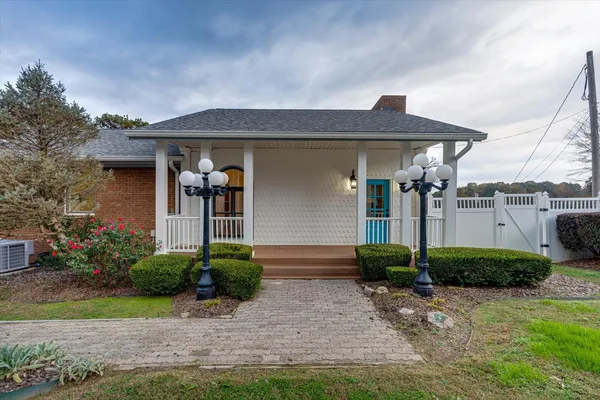 $599,999 | 105 County Road 206, Bridgeport, AL 35740