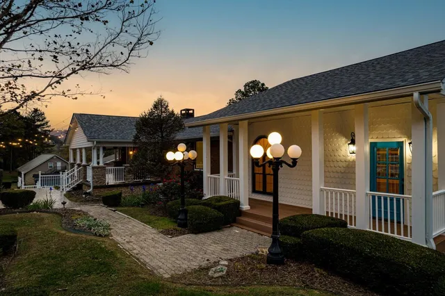 $599,999 | 105 County Road 206, Bridgeport, AL 35740