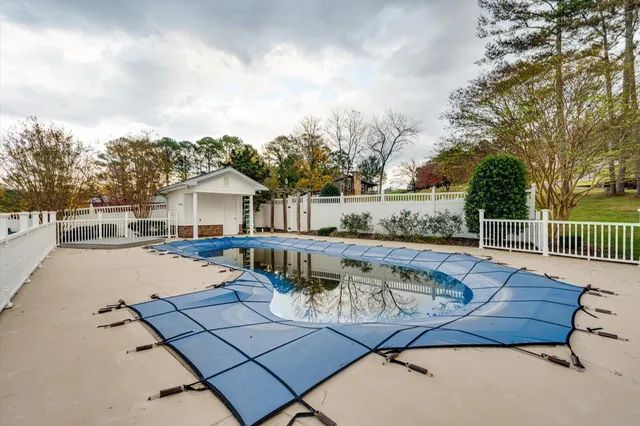 $599,999 | 105 County Road 206, Bridgeport, AL 35740