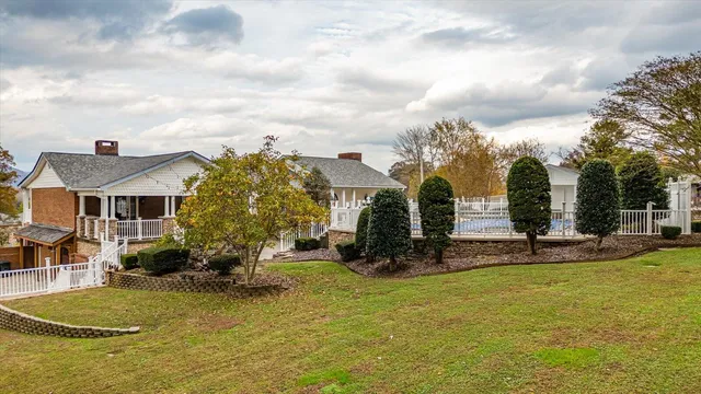 $599,999 | 105 County Road 206, Bridgeport, AL 35740