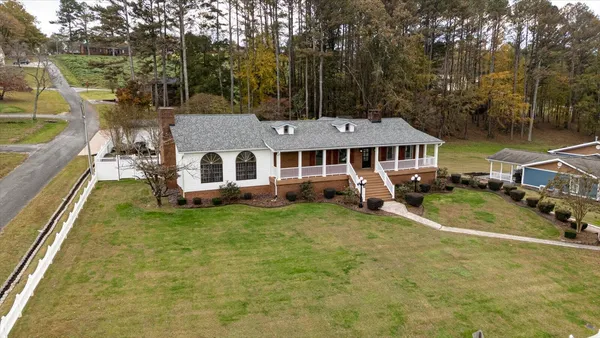 $599,999 | 105 County Road 206, Bridgeport, AL 35740