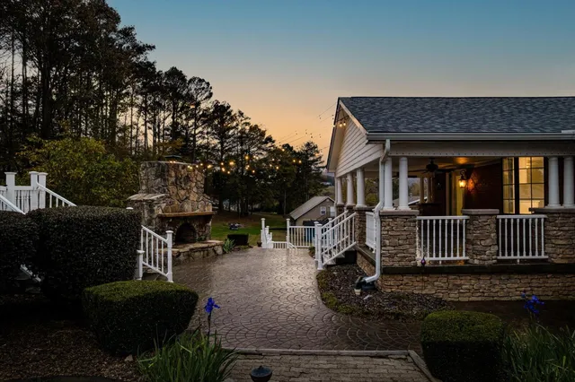 $599,999 | 105 County Road 206, Bridgeport, AL 35740