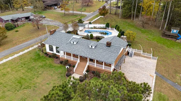 $599,999 | 105 County Road 206, Bridgeport, AL 35740