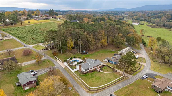 $599,999 | 105 County Road 206, Bridgeport, AL 35740