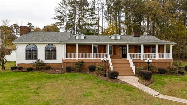 $599,999 | 105 County Road 206, Bridgeport, AL 35740