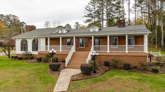 $599,999 | 105 County Road 206, Bridgeport, AL 35740