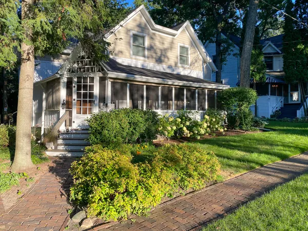 $1,575,000 | 776 South Lake Shore Drive, Unit R, Fontana, WI 53125
