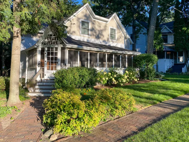 $1,650,000 | 776 South Lake Shore Drive, Unit R, Fontana, WI 53125