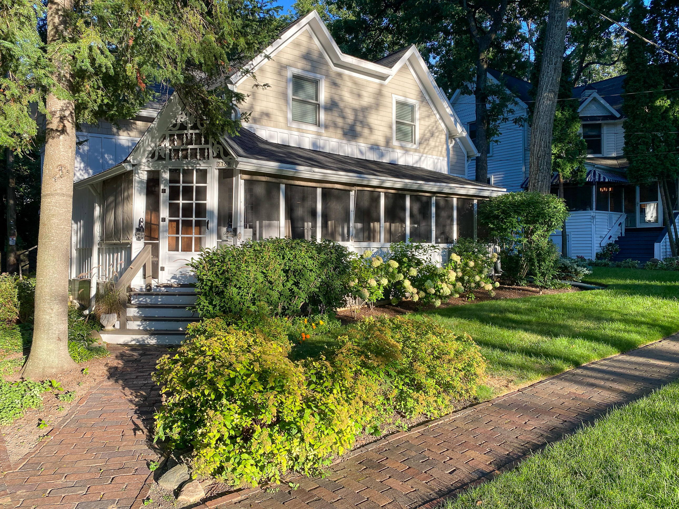 Cottage R Views Lake, Park & Gardens