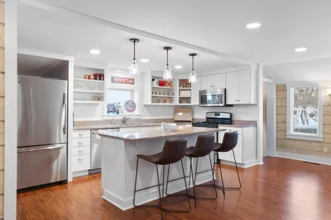 $1,650,000 | 776 South Lake Shore Drive, Unit R, Fontana, WI 53125