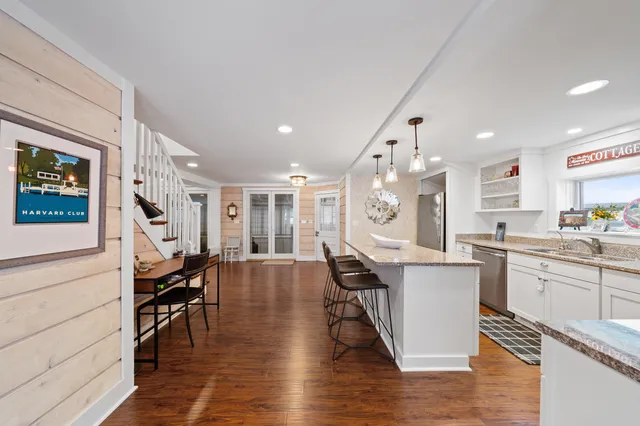 $1,650,000 | 776 South Lake Shore Drive, Unit R, Fontana, WI 53125