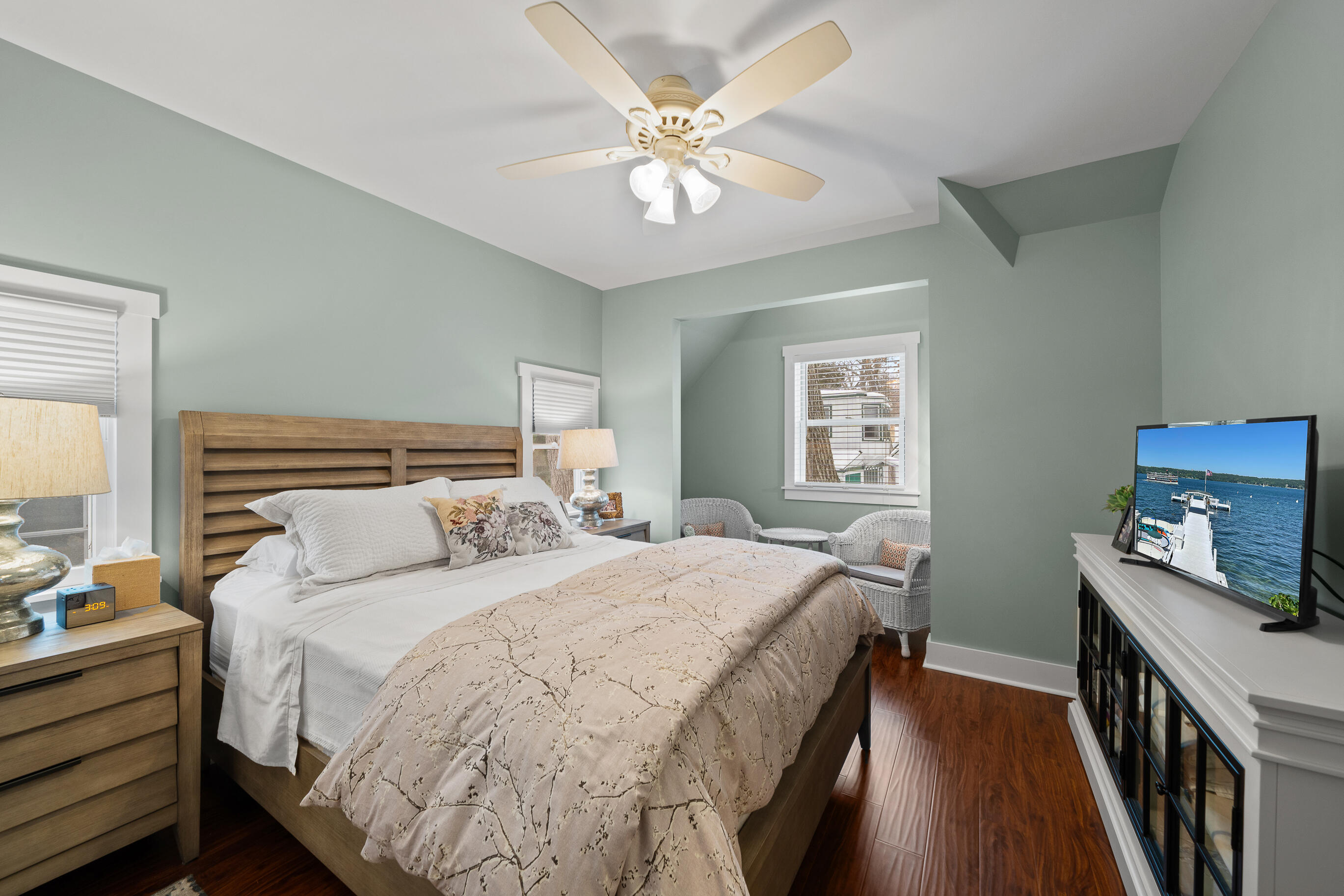 776 South Lake Shore Drive, Unit R Fontana, WI 53125 - Photo 21 of 42 Primary Bedroom Suite