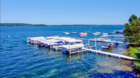 $1,650,000 | 776 South Lake Shore Drive, Unit R, Fontana, WI 53125