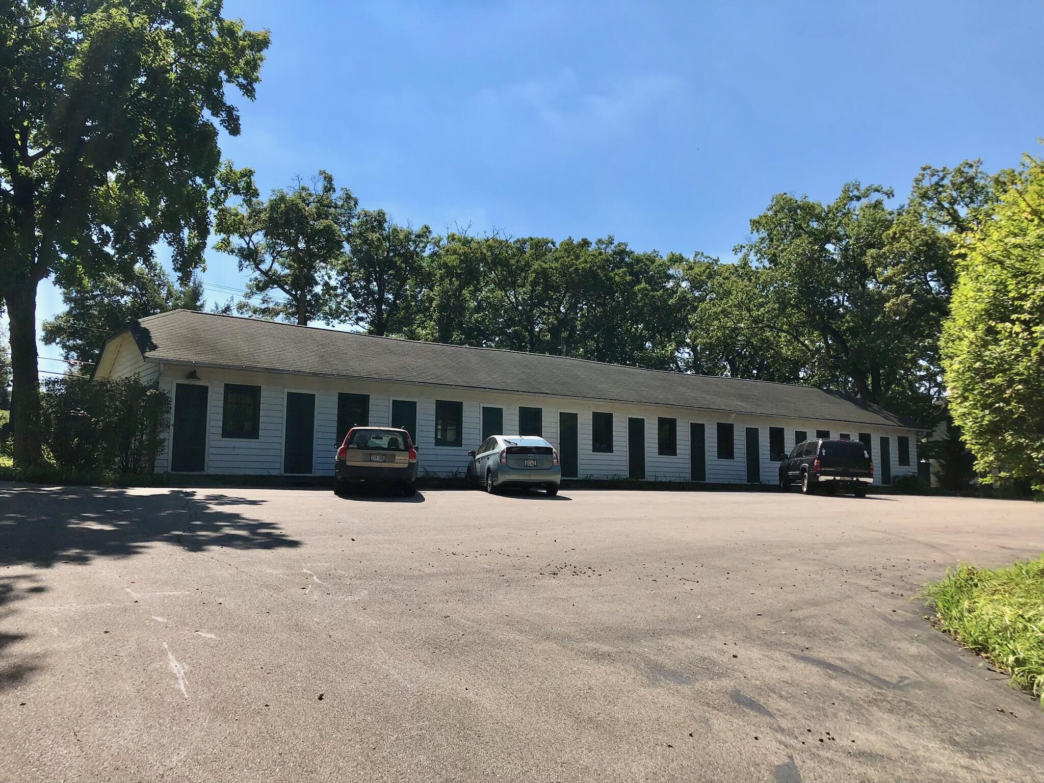 776 South Lake Shore Drive, Unit R Fontana, WI 53125 - Photo 35 of 42 Home has Garage #6