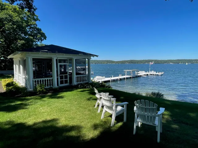 $1,650,000 | 776 South Lake Shore Drive, Unit R, Fontana, WI 53125