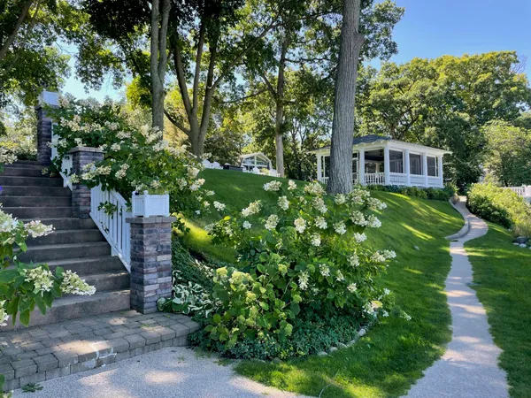 $1,575,000 | 776 South Lake Shore Drive, Unit R, Fontana, WI 53125