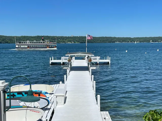 $1,650,000 | 776 South Lake Shore Drive, Unit R, Fontana, WI 53125