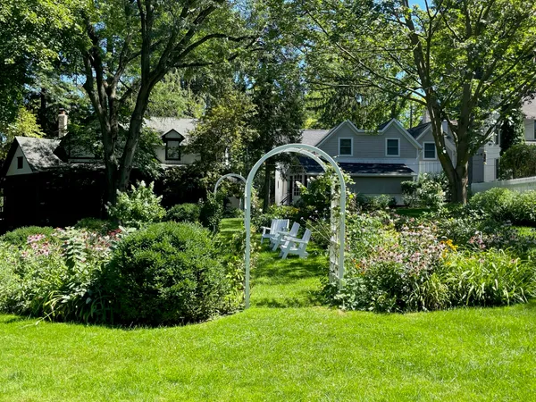 $1,575,000 | 776 South Lake Shore Drive, Unit R, Fontana, WI 53125