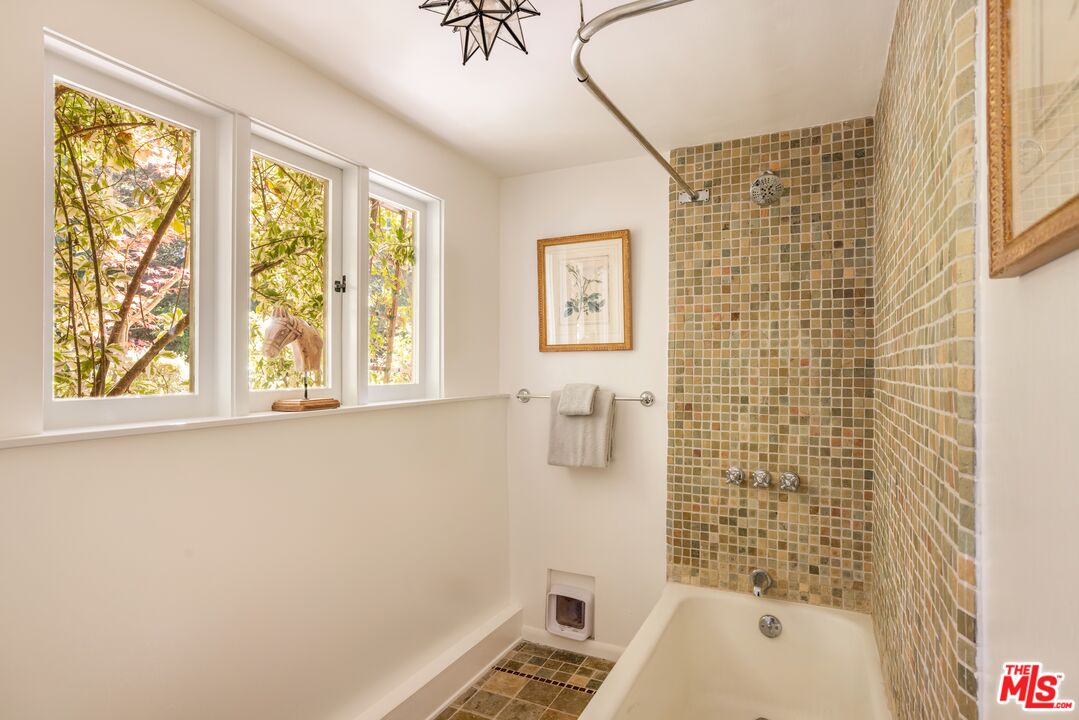 21714 Encina Road Topanga, CA 90290 - Photo 21 of 45