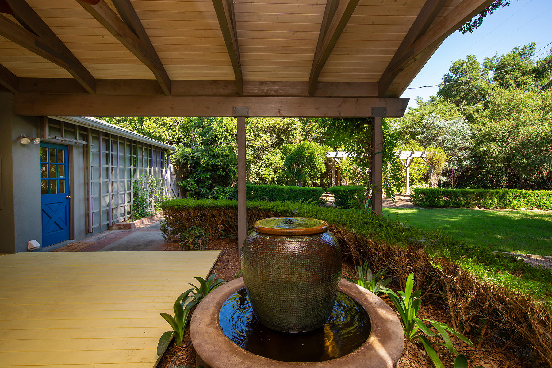 118 Cuyama Road Ojai, CA 93023 - Photo 17 of 49 Water Fountain Feature