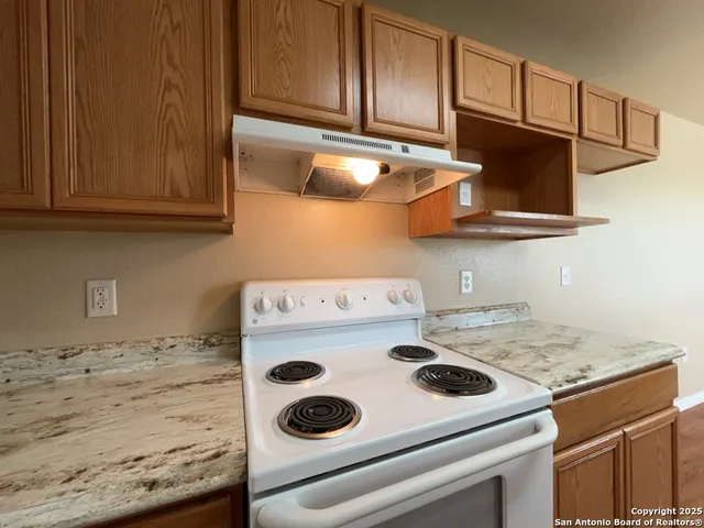 $1,095 | 8023 Maverick Climb, San Antonio, TX 78250