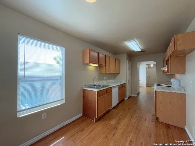 $1,095 | 8023 Maverick Climb, San Antonio, TX 78250