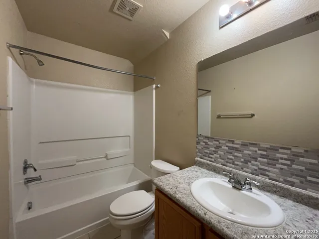 $1,095 | 8023 Maverick Climb, San Antonio, TX 78250