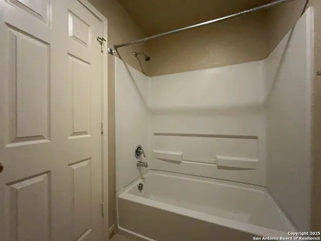 $1,095 | 8023 Maverick Climb, San Antonio, TX 78250