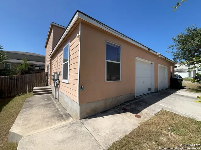 $1,095 | 8023 Maverick Climb, San Antonio, TX 78250