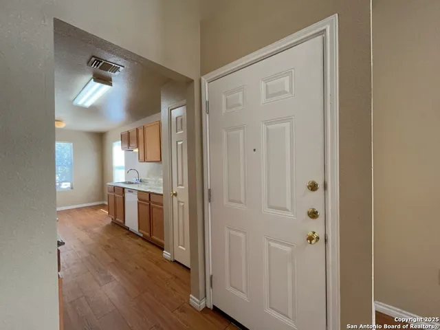 $1,095 | 8023 Maverick Climb, San Antonio, TX 78250